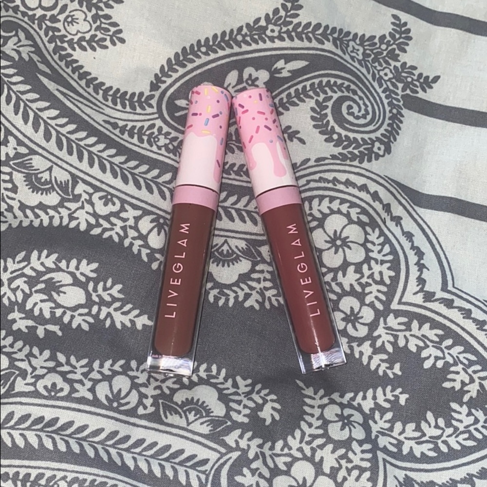 Live Glam Matte Lipsticks !! Bundle of 2 ❤️❤️